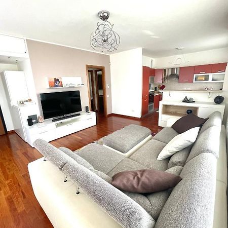 Elegant Apartment In Milan With Panoramic Terrace Luaran gambar