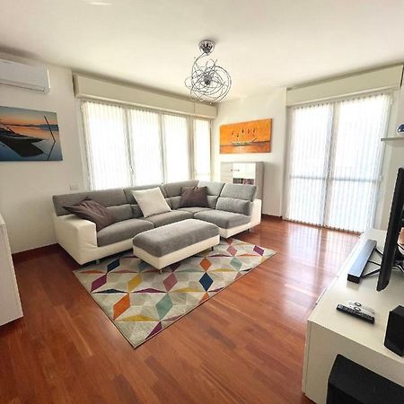 Elegant Apartment In Milan With Panoramic Terrace Luaran gambar