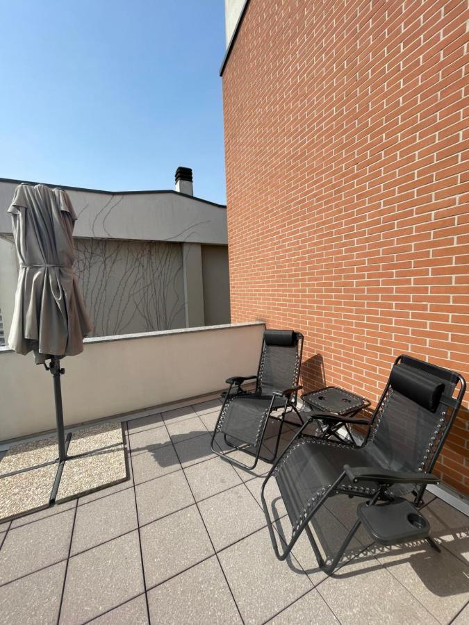 Elegant Apartment In Milan With Panoramic Terrace Luaran gambar