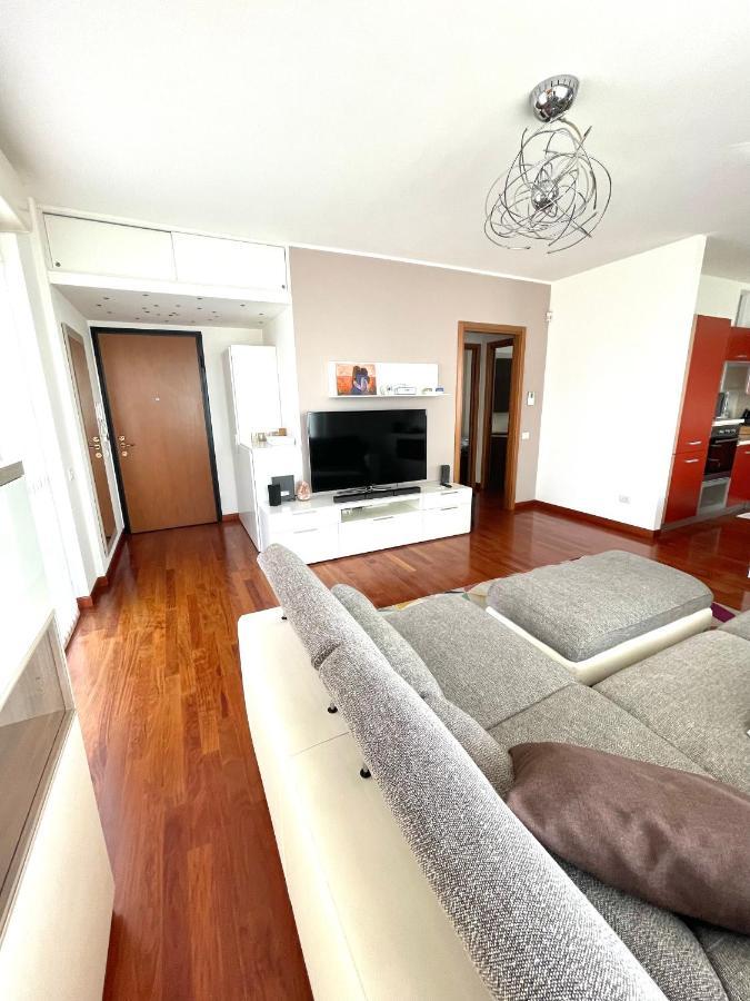 Elegant Apartment In Milan With Panoramic Terrace Luaran gambar